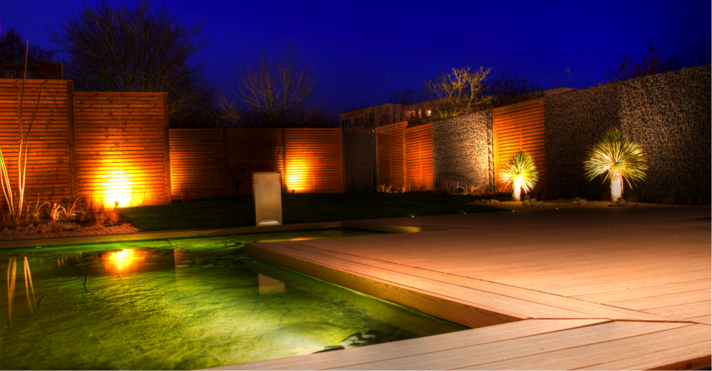Profitez pleinement de votre jardin la nuit tombée. L'éclairage est un élément primordial pour mettre en scène votre jardin